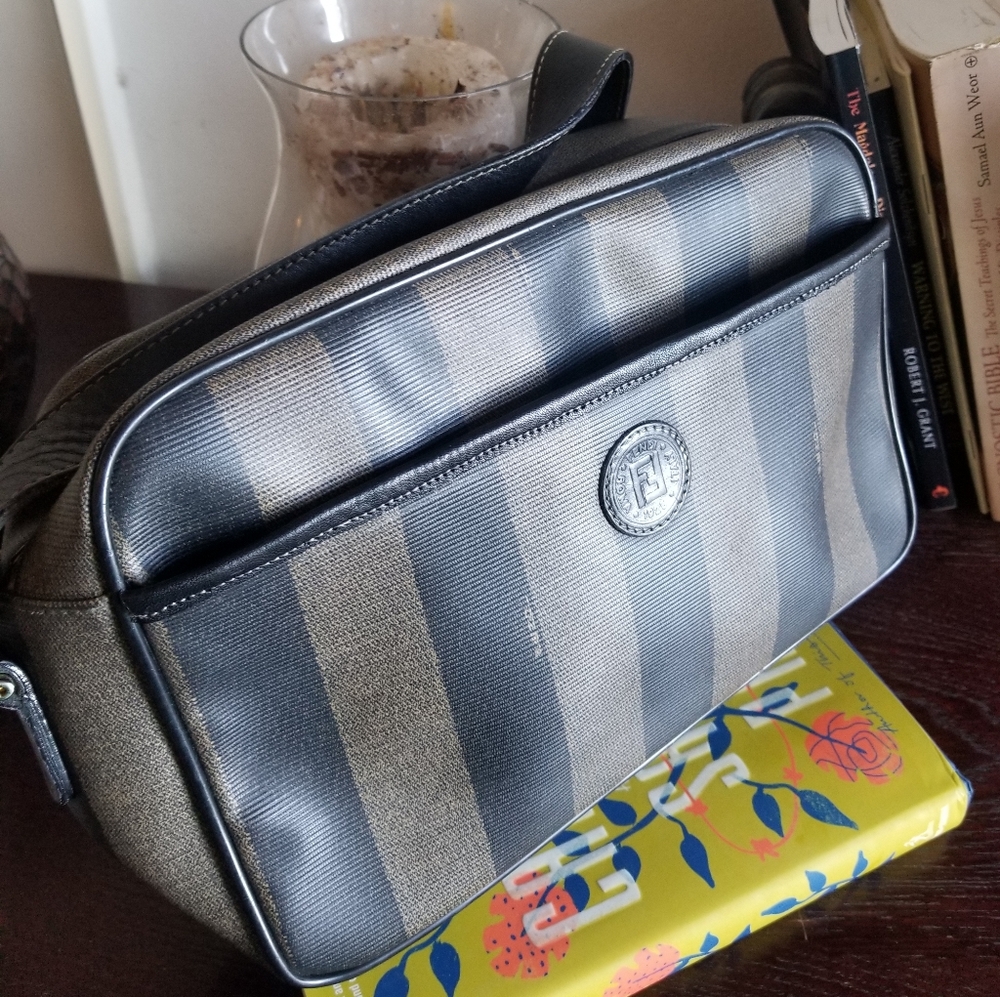 Super sale!!! Vintage Fendi  camera shoulder  bag - Picture 11 of 16